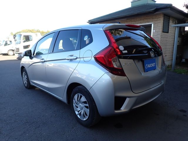 Honda FIT 2017-04 185189-2