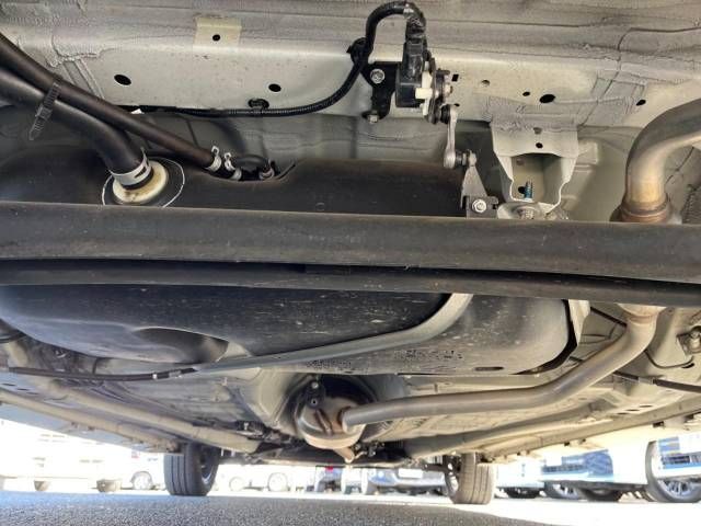 Suzuki SPACIA 2018-09 185993-19