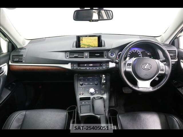 Lexus CT 2011-12 353899-3