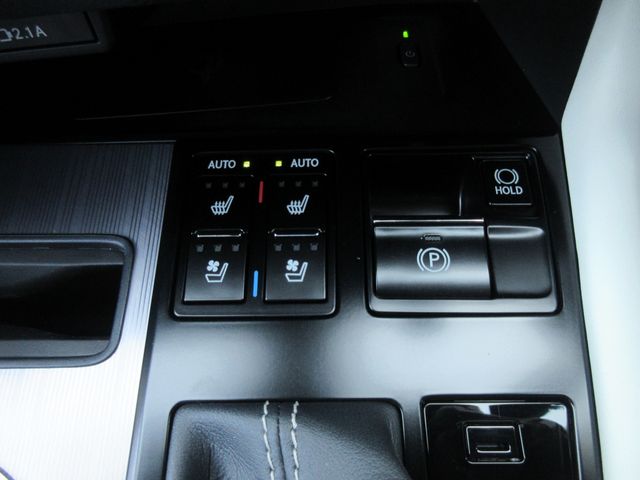 Lexus RX 2022-06 1121-28