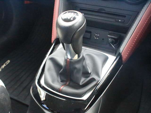Mazda CX-3 2015-05 14990-2