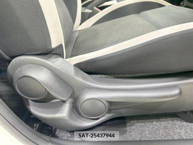Nissan NOTE 2019-10 337196-7