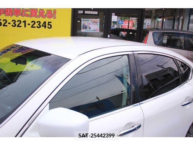 Nissan FUGA 2010-03 324769-11