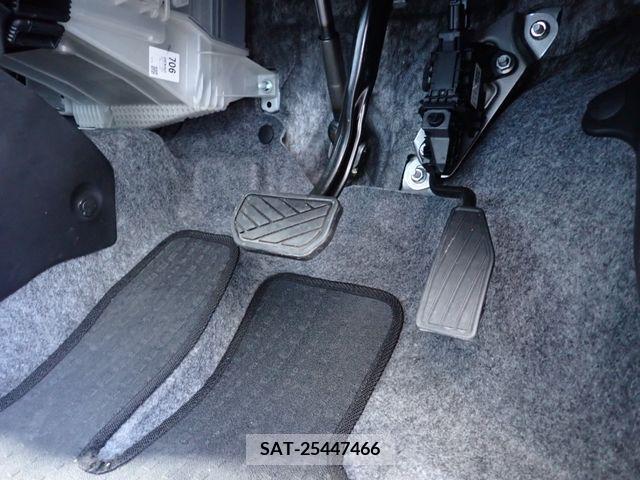 Suzuki ALTO 2017-01 372440-23