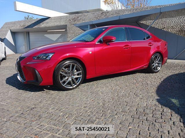 Lexus IS 2017-06 206332-1