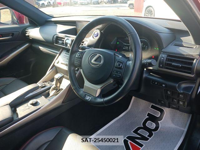 Lexus IS 2017-06 206332-11