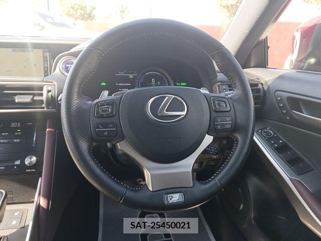 Lexus IS 2017-06 206332-12