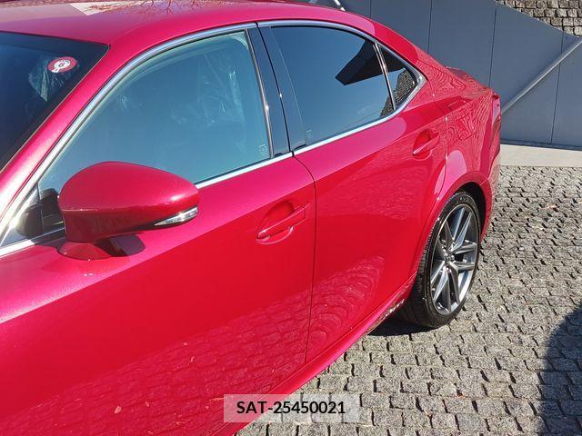 Lexus IS 2017-06 206332-4
