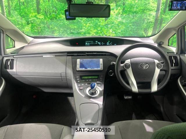 Toyota PRIUS 2010-04 282179-1