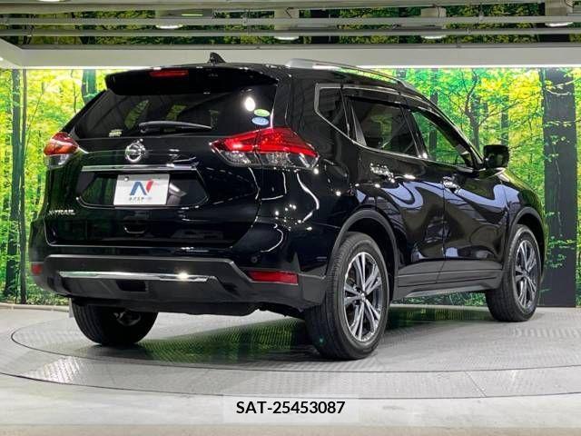 Nissan X-TRAIL 2019-06 378319-17