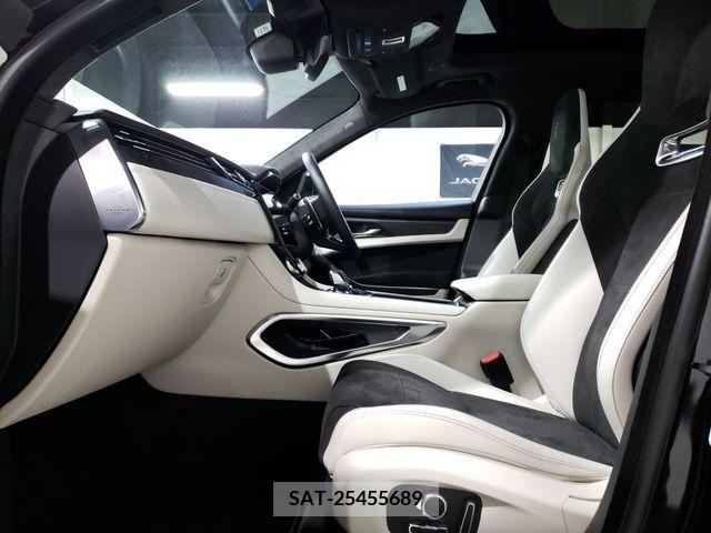 Jaguar F-PACE 2022-11 215598-26