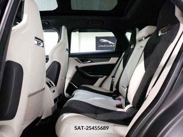 Jaguar F-PACE 2022-11 215598-23