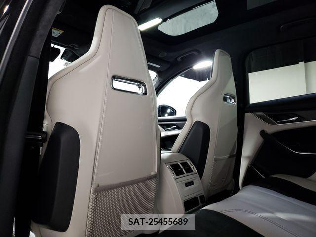 Jaguar F-PACE 2022-11 215598-22