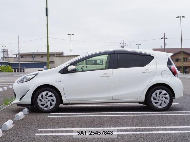 Toyota AQUA 2018-07 254518-8
