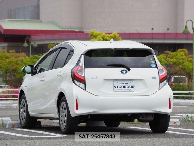 Toyota AQUA 2018-07 254518-2