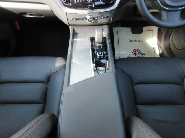Volvo XC60 2022-09 180991-26
