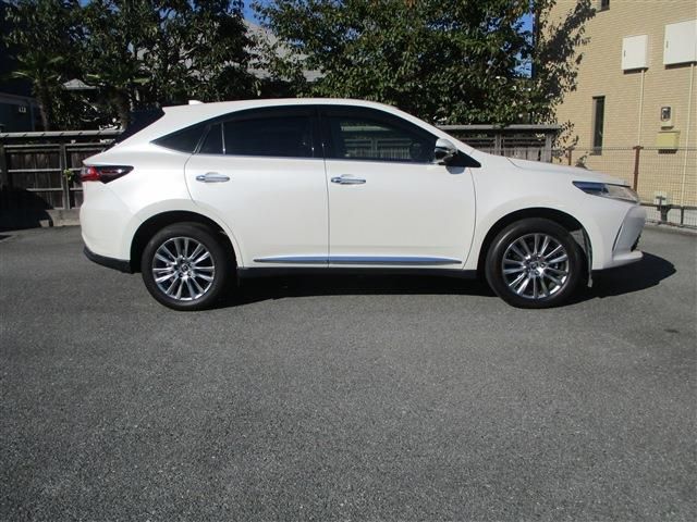 Toyota HARRIER 2017-11 24438-6