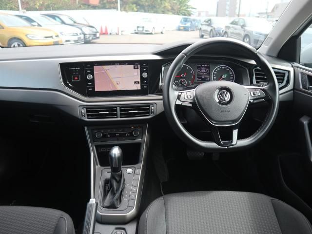 VolksWagen POLO 2020-07 22658-15