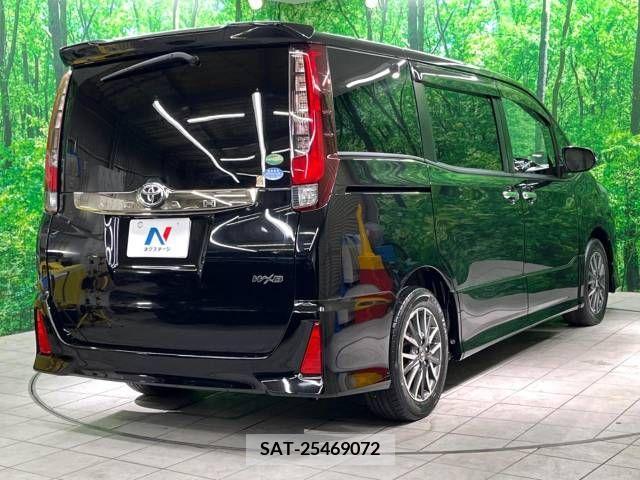Toyota NOAH 2017-03 216289-17