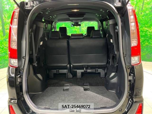 Toyota NOAH 2017-03 216289-10