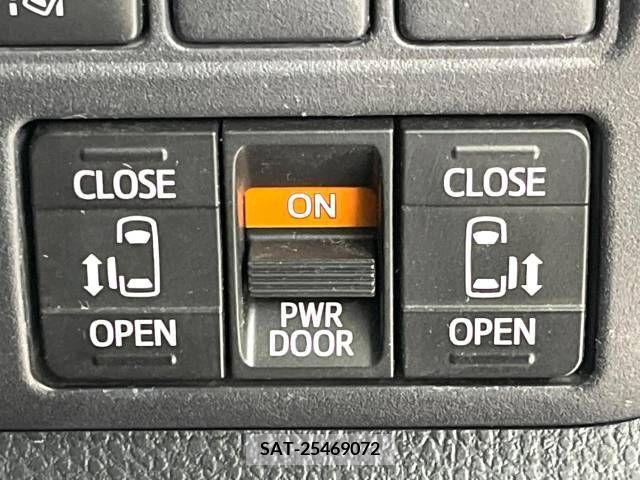 Toyota NOAH 2017-03 216289-5