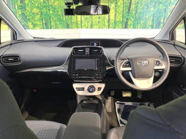 Toyota PRIUS 2016-09 6897-1