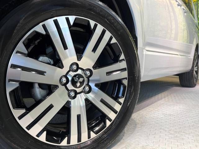 Mitsubishi DELICA D5 2023-04 193957-13