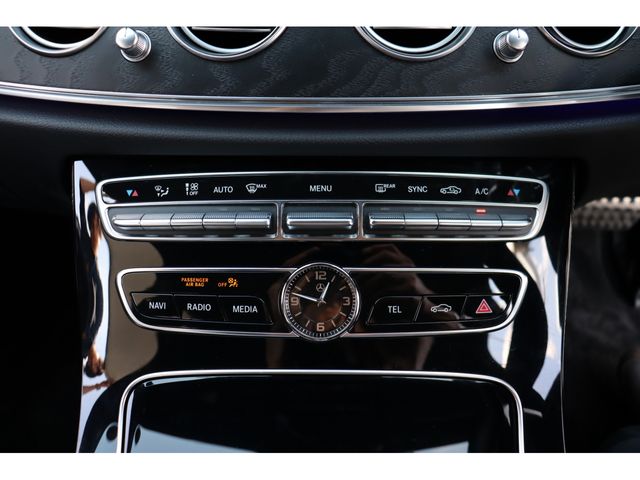 Mercedes Benz E-CLASS 2018-01 188015-12