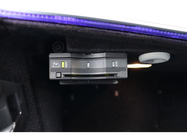 Mercedes Benz E-CLASS 2018-01 188015-11