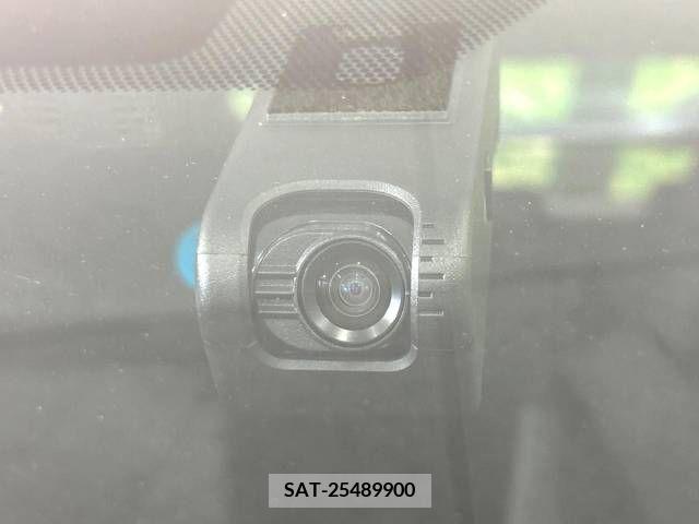 Toyota PRIUS 2019-12 235029-6
