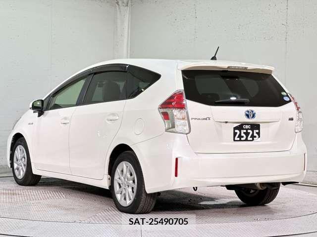 Toyota PRIUS ALPHA 2015-02 282461-10