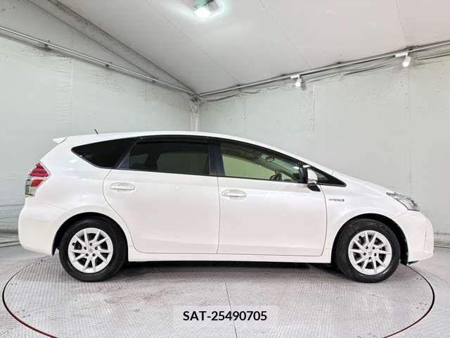 Toyota PRIUS ALPHA 2015-02 282461-7