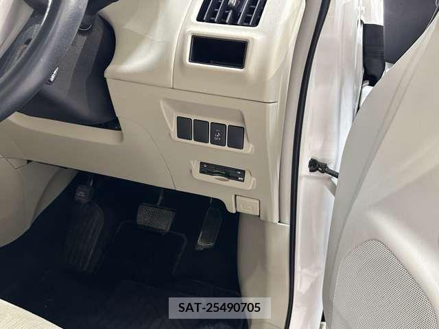 Toyota PRIUS ALPHA 2015-02 282461-17