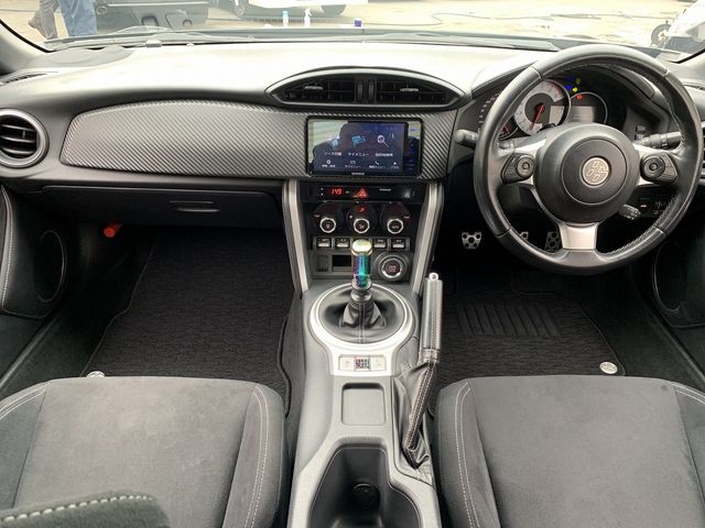 Toyota 86 2018-08 28068-1