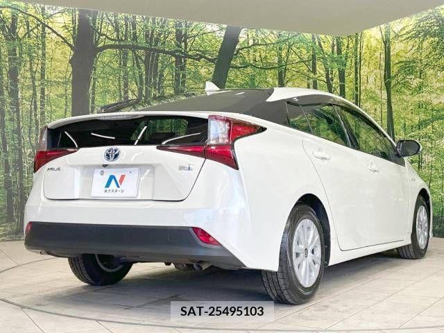 Toyota PRIUS 2019-05 379441-17