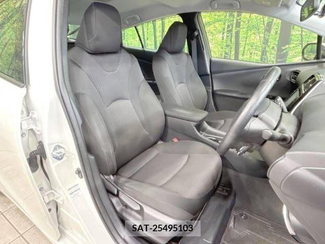 Toyota PRIUS 2019-05 379441-8