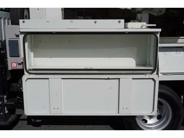 Mitsubishi CANTER 2017-09 184063-15