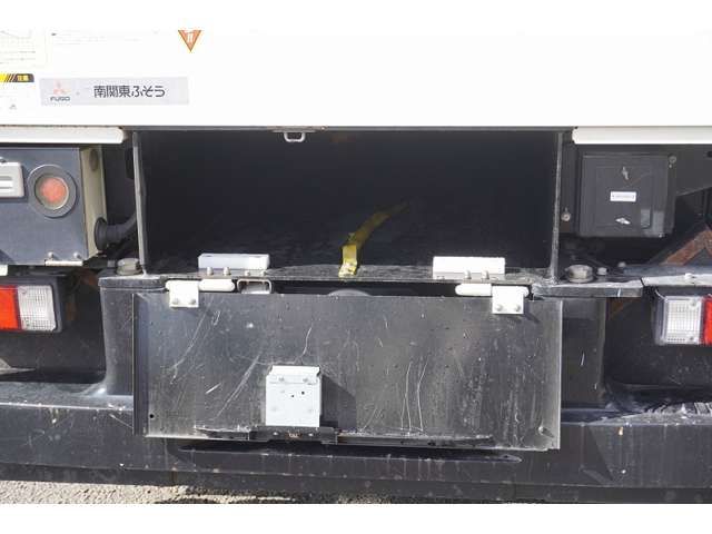 Mitsubishi CANTER 2017-09 184063-18