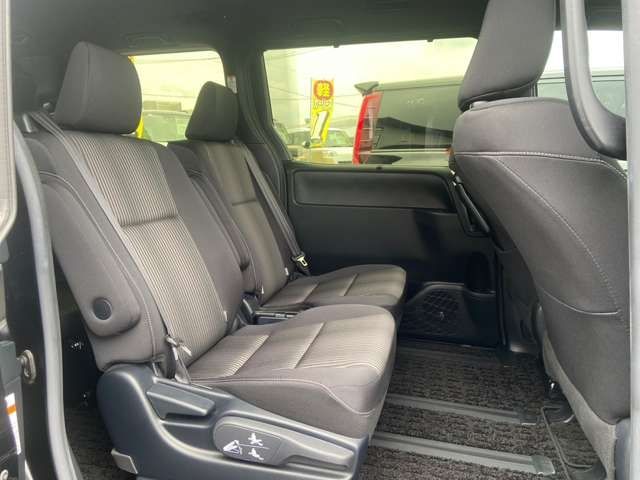 Toyota VOXY 2019-01 5320-17