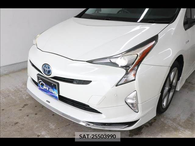 Toyota PRIUS 2018-01 251479-12