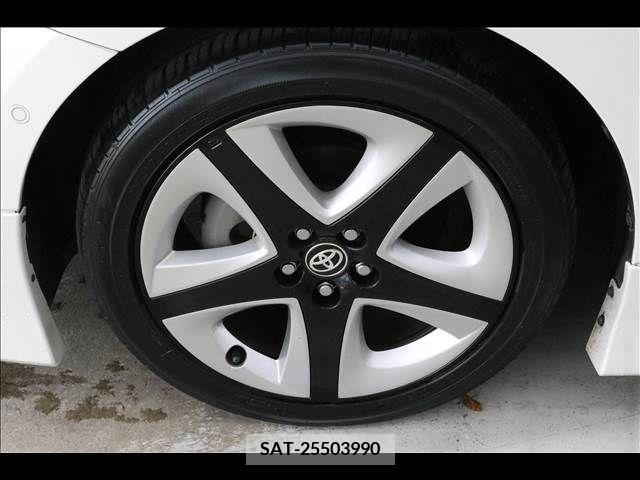 Toyota PRIUS 2018-01 251479-13