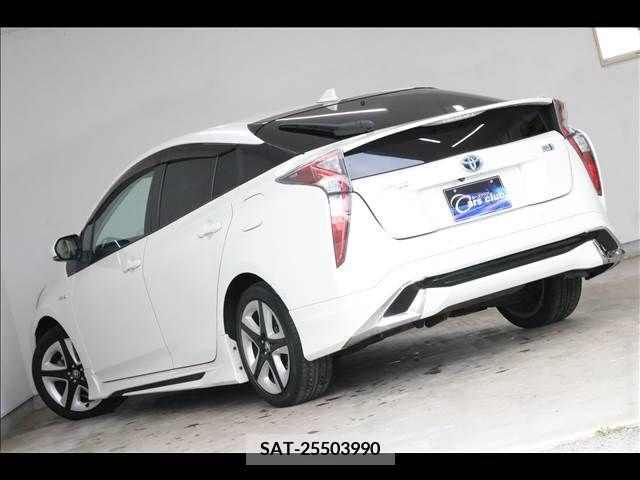 Toyota PRIUS 2018-01 251479-10