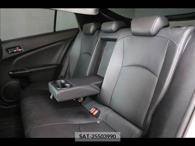Toyota PRIUS 2018-01 251479-17