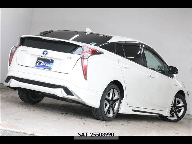 Toyota PRIUS 2018-01 251479-11