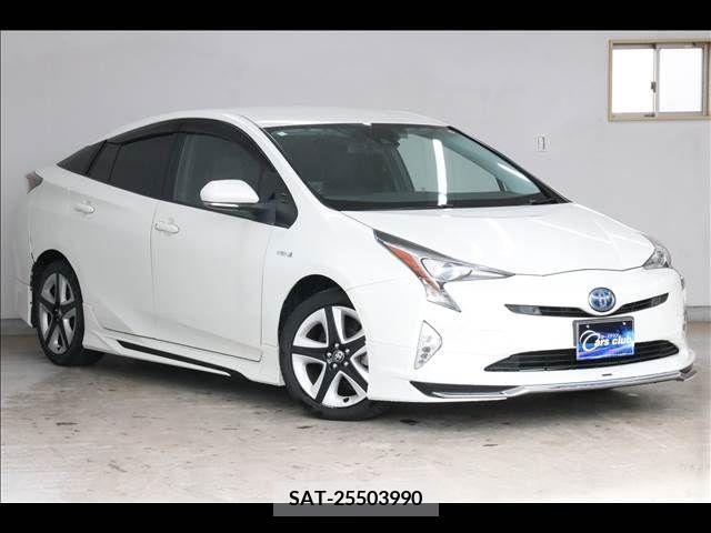 Toyota PRIUS 2018-01 251479-1