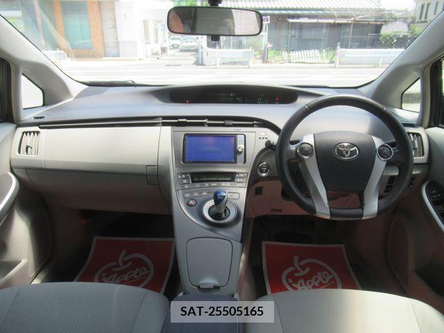 Toyota PRIUS 2011-07 326928-1