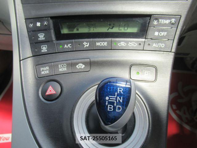 Toyota PRIUS 2011-07 326928-16