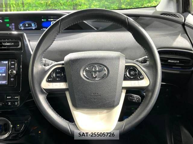 Toyota PRIUS 2017-04 218277-11