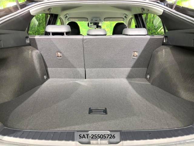Toyota PRIUS 2017-04 218277-10