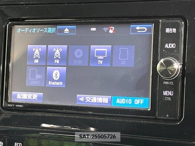 Toyota PRIUS 2017-04 218277-2